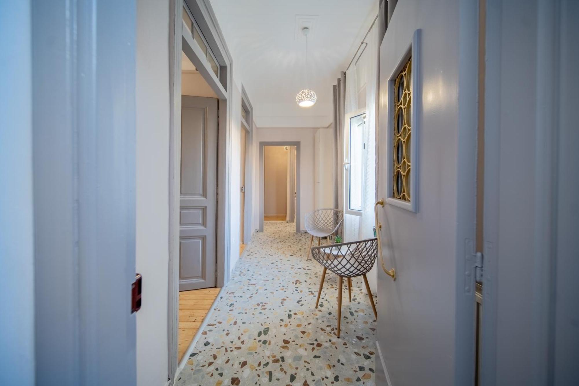 Apartment Oikia Tripodon Athens