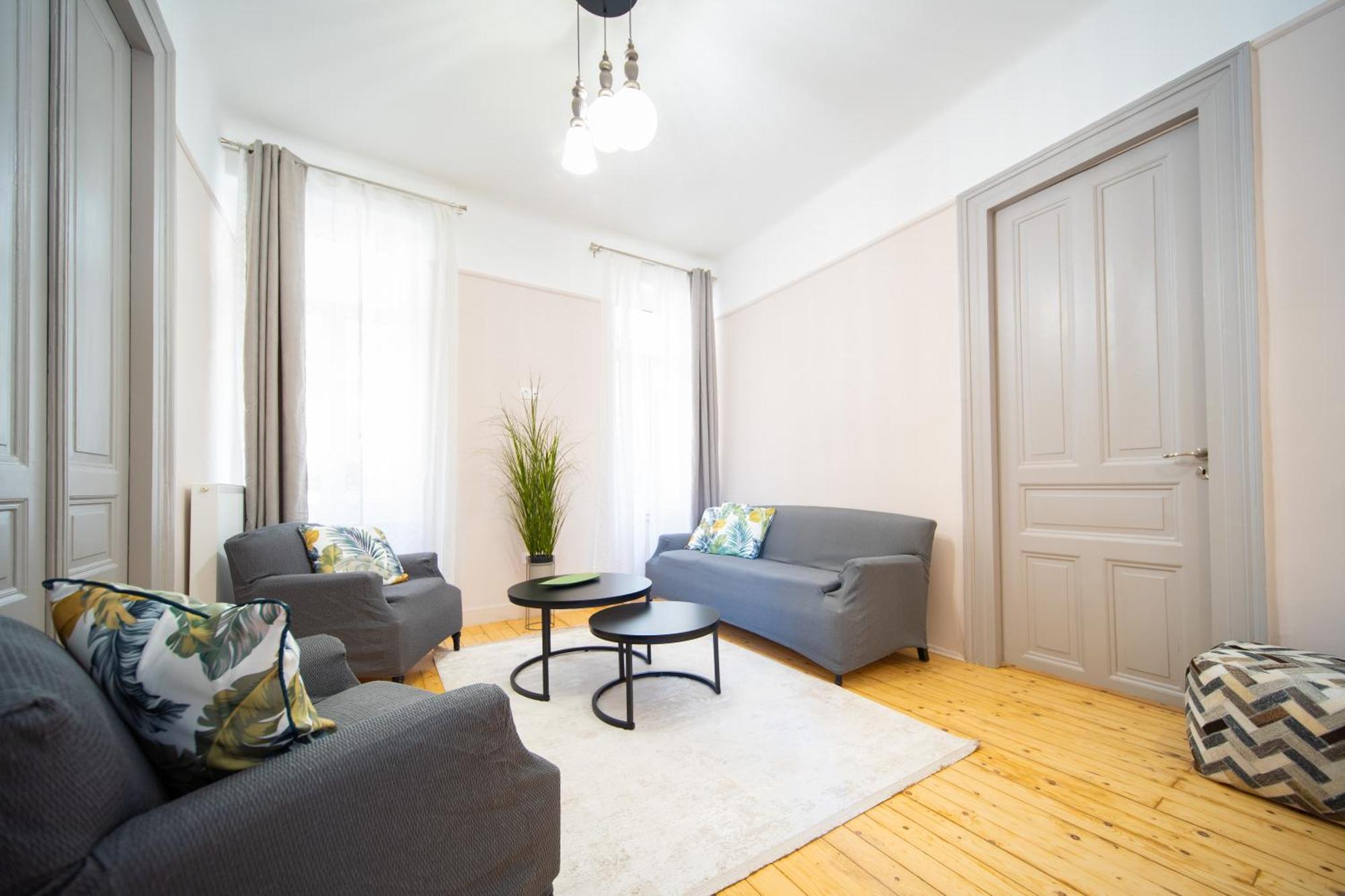 Apartment Oikia Tripodon *