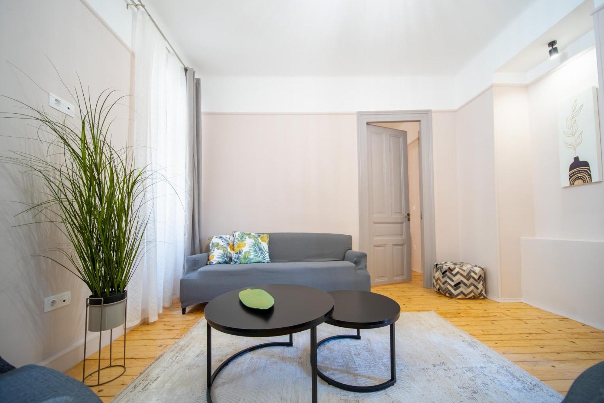 Apartment Oikia Tripodon